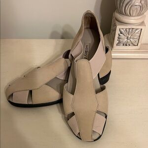 Wesley & CO Beige Women's Sandals